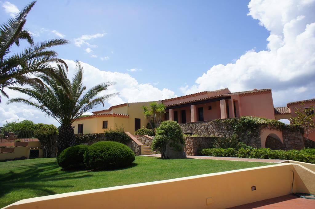Godo Beach Hotel Baja Sardinia Eksteriør bilde